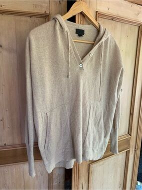 Women’s Hooded Cashmere Sweater in Beige